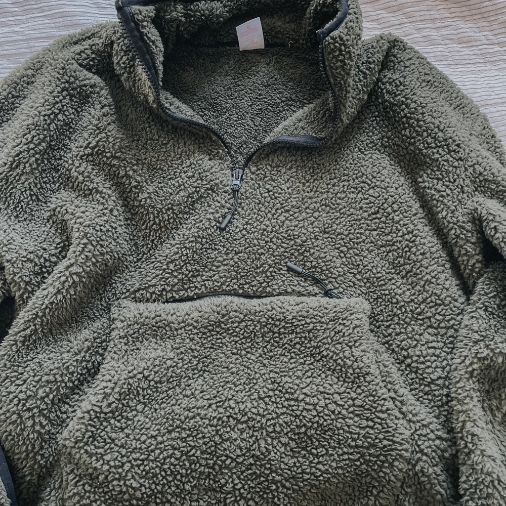 Women’s Green Fluffy Pullover